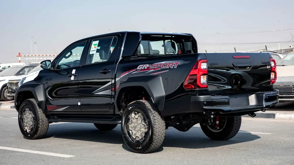 Toyota Hilux GR Sport 4.0L AT 4WD | 2026 | GCC Specs - Image 4