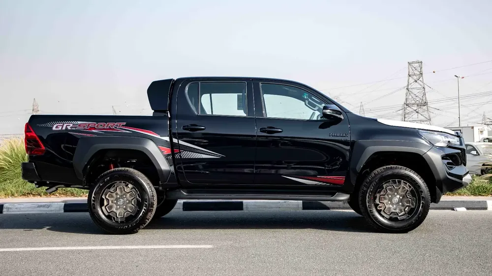 Toyota Hilux GR Sport 4.0L AT 4WD | 2026 | GCC Specs - Image 7