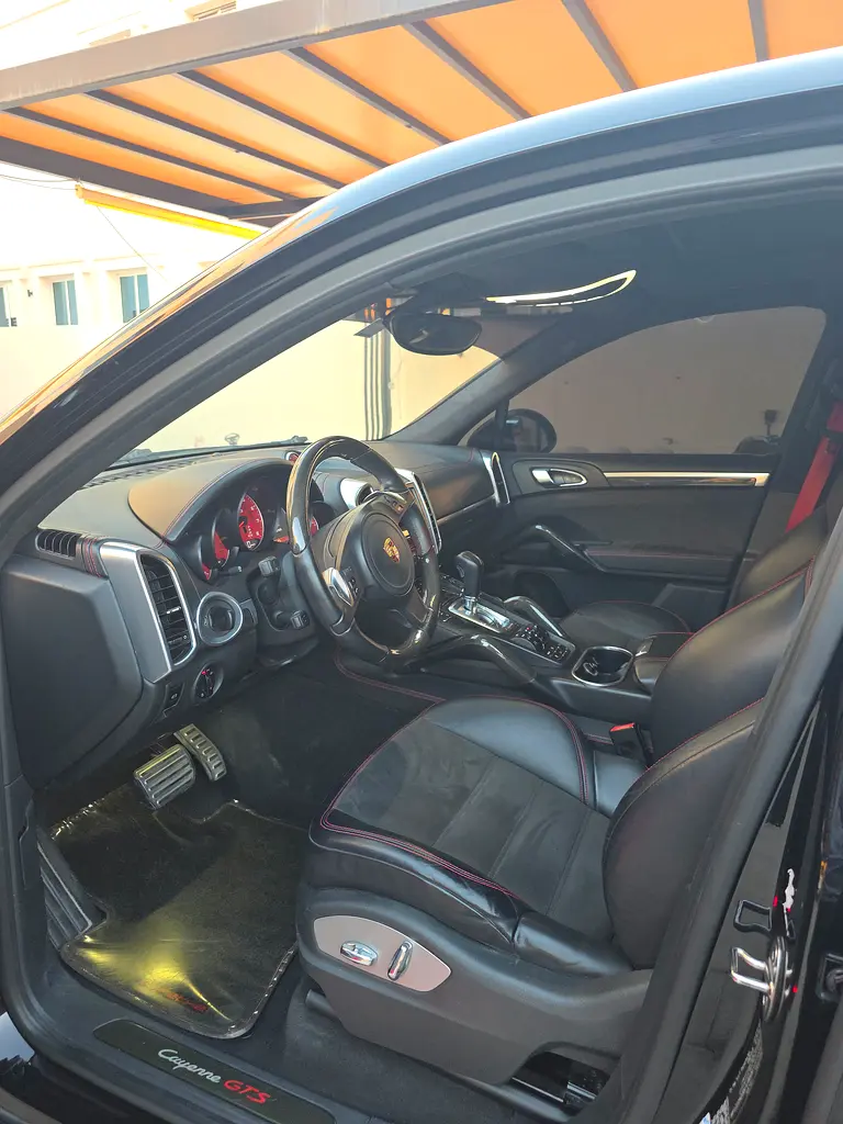 2013 Porsche Cayenne GTS | GCC Specs | Low Mileage - Image 8