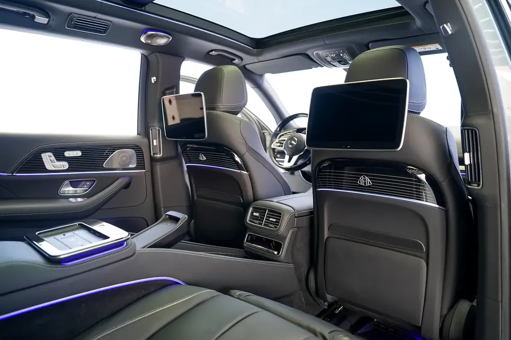 MAYBACH GLS 600 | LEG REST | REAR ENTERTAINMENT | PANORAMIC ROOF | WARRANTY AVAILABLE - Image 10