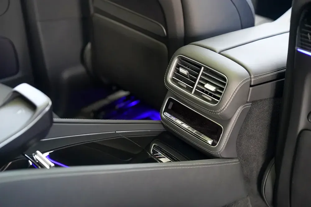 MAYBACH GLS 600 | LEG REST | REAR ENTERTAINMENT | PANORAMIC ROOF | WARRANTY AVAILABLE - Image 12