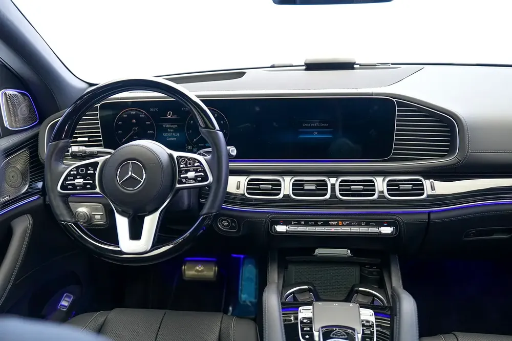 MAYBACH GLS 600 | LEG REST | REAR ENTERTAINMENT | PANORAMIC ROOF | WARRANTY AVAILABLE - Image 13