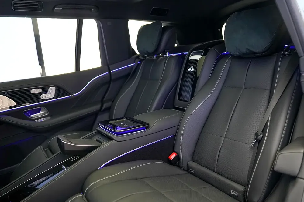 MAYBACH GLS 600 | LEG REST | REAR ENTERTAINMENT | PANORAMIC ROOF | WARRANTY AVAILABLE - Image 9