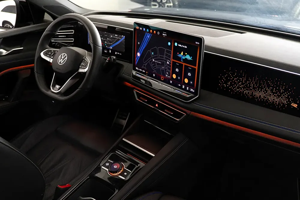 2025 Volkswagen Tiguan R-Line Black Edition / Volkswagen Warranty and Service Contract - Image 11