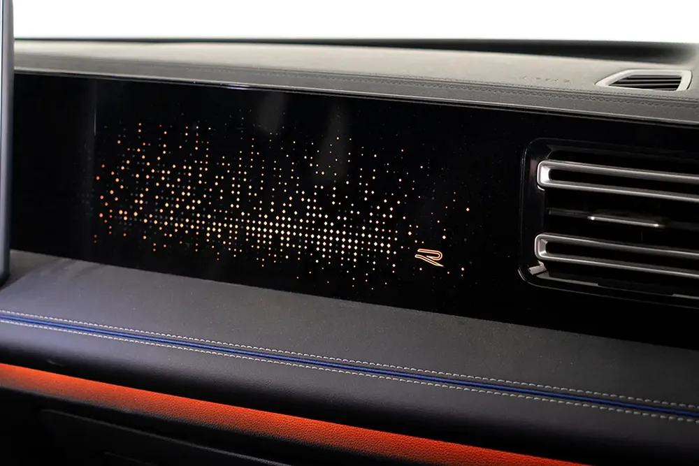 2025 Volkswagen Tiguan R-Line Black Edition / Volkswagen Warranty and Service Contract - Image 12