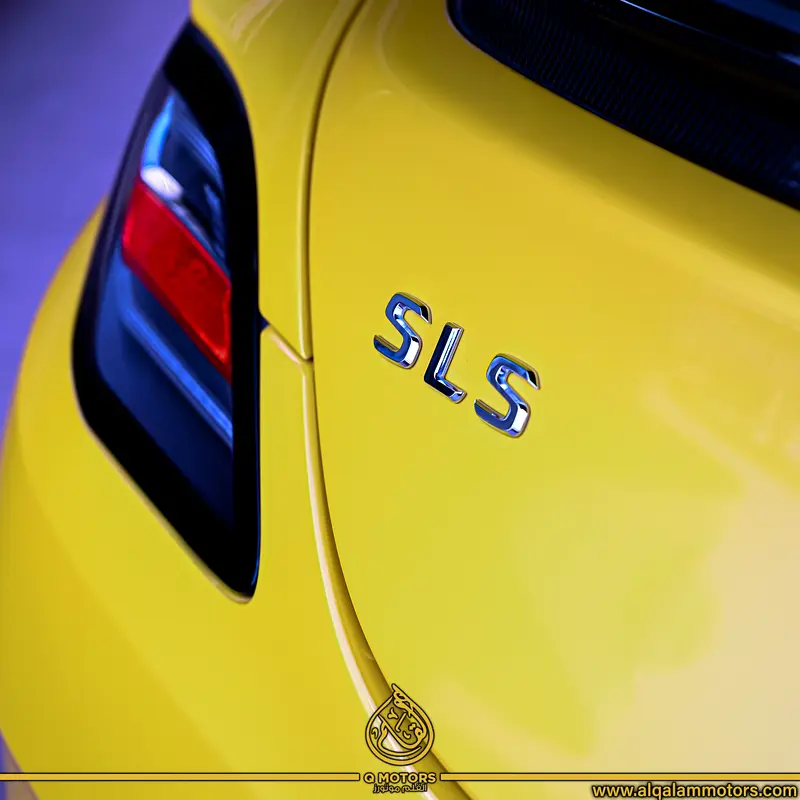 2014  MERCEDES BENZ SLS BLACK SERIES GCC DONE ONLY 600KM - Image 11