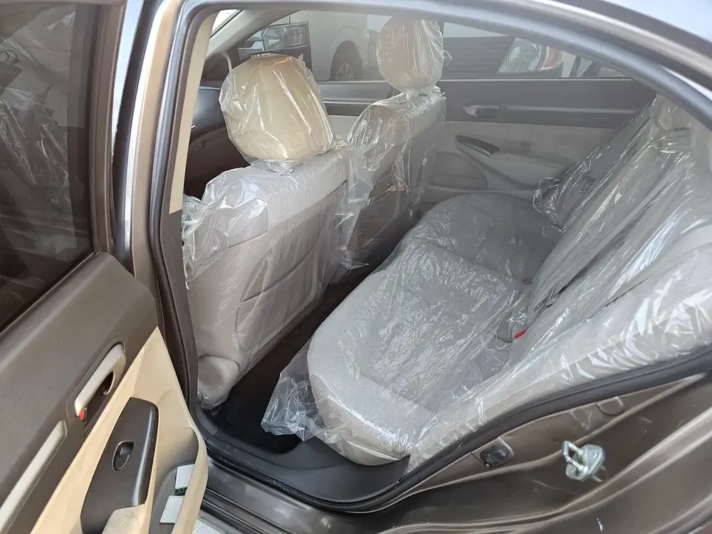 Honda Civic 1.8 i-VTEC 2009 - GCC Specs - Reliable and Efficient - Image 5