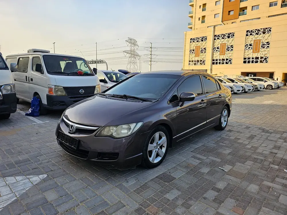 Honda Civic 1.8 i-VTEC 2009 - GCC Specs - Reliable and Efficient - Image 6