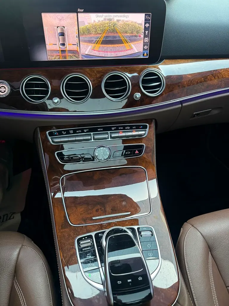 Mercedes-Benz E-Class E 300 2020 - Image 12