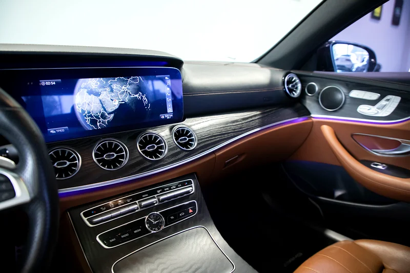 Mercedes-Benz E220d Coupe 2018 – Premium Comfort  Performance - Image 12