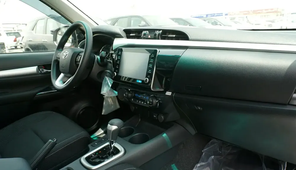 2026 Toyota Hilux 4X2 Double Cab GLX - GCC Specs - Image 11