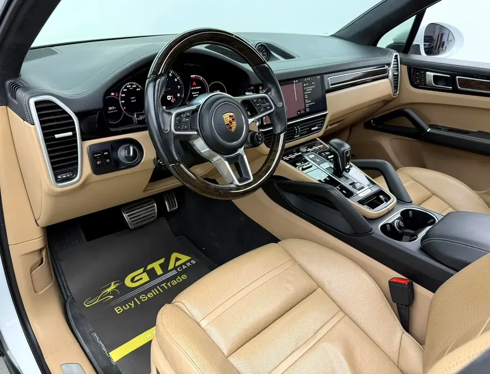 2018 Porsche Cayenne S, Full Porsche Service History, Sport Chrono Package, Excellent Condition, GCC - Image 10