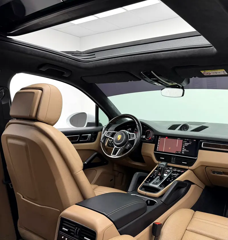 2018 Porsche Cayenne S, Full Porsche Service History, Sport Chrono Package, Excellent Condition, GCC - Image 12