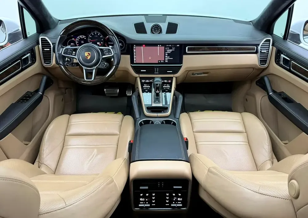2018 Porsche Cayenne S, Full Porsche Service History, Sport Chrono Package, Excellent Condition, GCC - Image 13