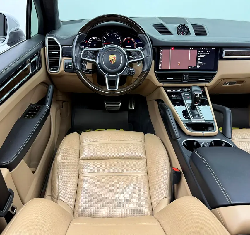 2018 Porsche Cayenne S, Full Porsche Service History, Sport Chrono Package, Excellent Condition, GCC - Image 14