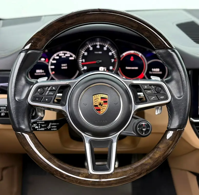 2018 Porsche Cayenne S, Full Porsche Service History, Sport Chrono Package, Excellent Condition, GCC - Image 15