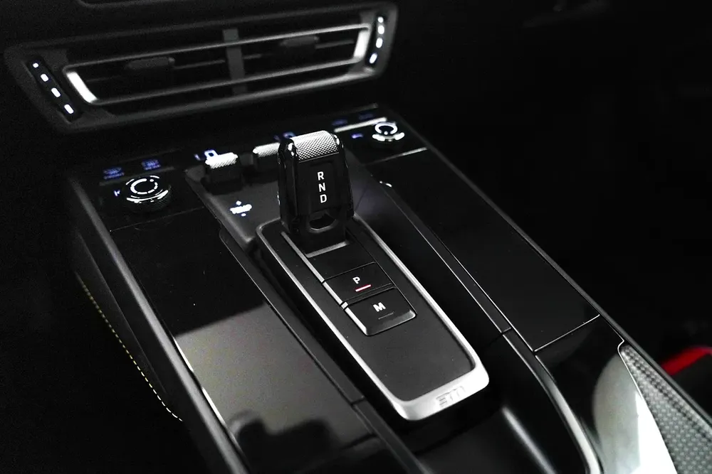 2022 PORSCHE 911 CARRERA GTS / GCC / BOSE /  DEALER WARRANTY - Image 9