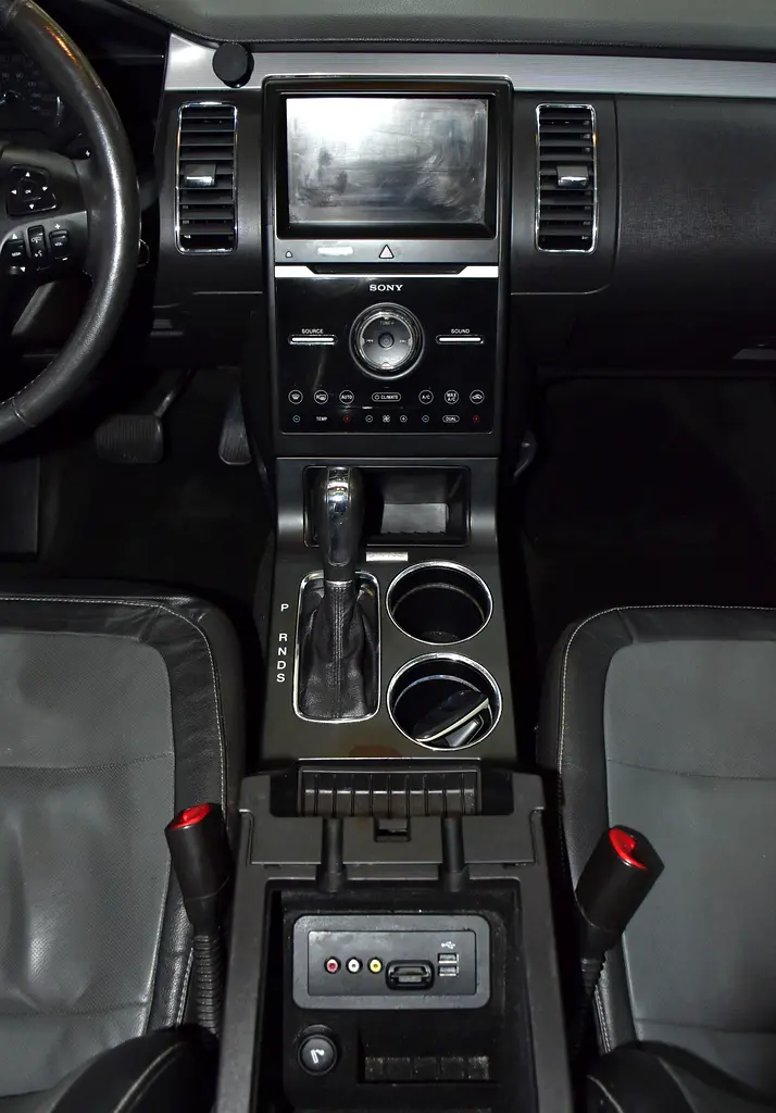 EXCELLENT DEAL for our Ford Flex Limited ( 2015 Model ) in Red Color GCC Specs - Image 15