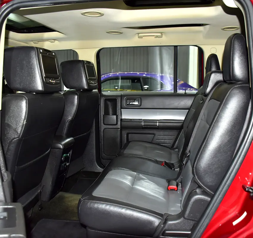 EXCELLENT DEAL for our Ford Flex Limited ( 2015 Model ) in Red Color GCC Specs - Image 16