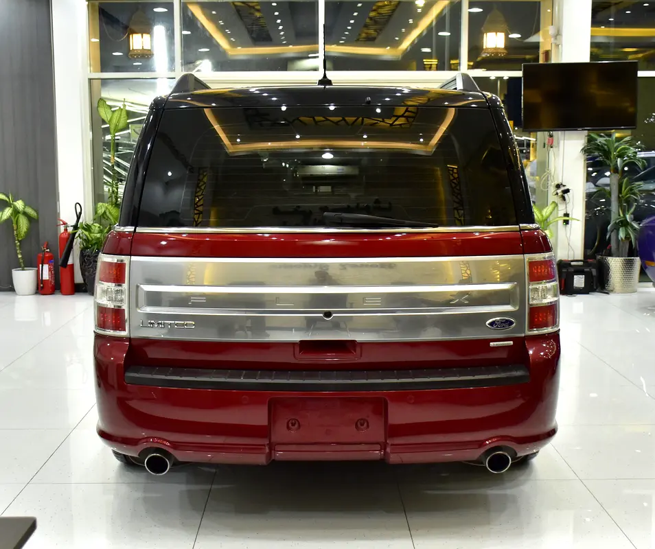 EXCELLENT DEAL for our Ford Flex Limited ( 2015 Model ) in Red Color GCC Specs - Image 5
