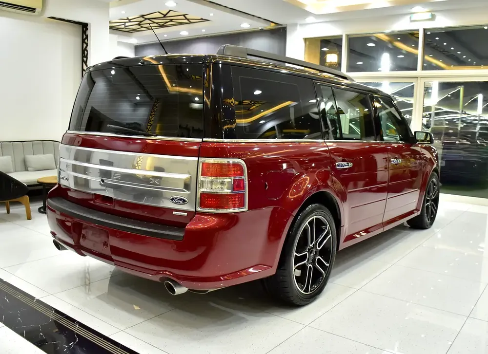 EXCELLENT DEAL for our Ford Flex Limited ( 2015 Model ) in Red Color GCC Specs - Image 6
