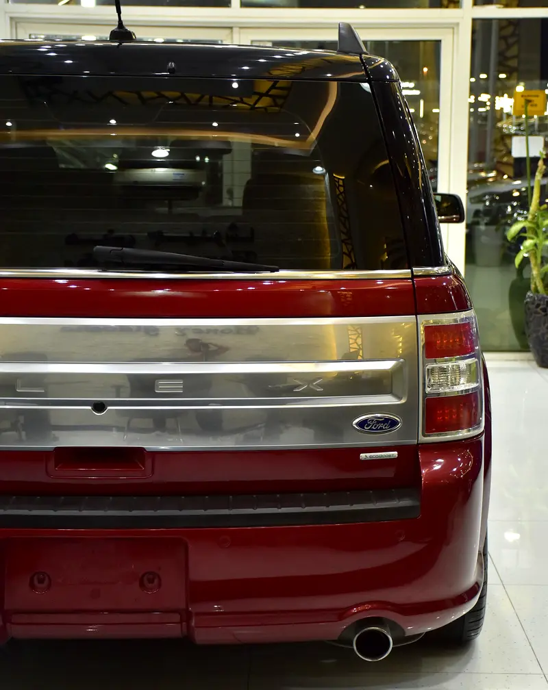 EXCELLENT DEAL for our Ford Flex Limited ( 2015 Model ) in Red Color GCC Specs - Image 9
