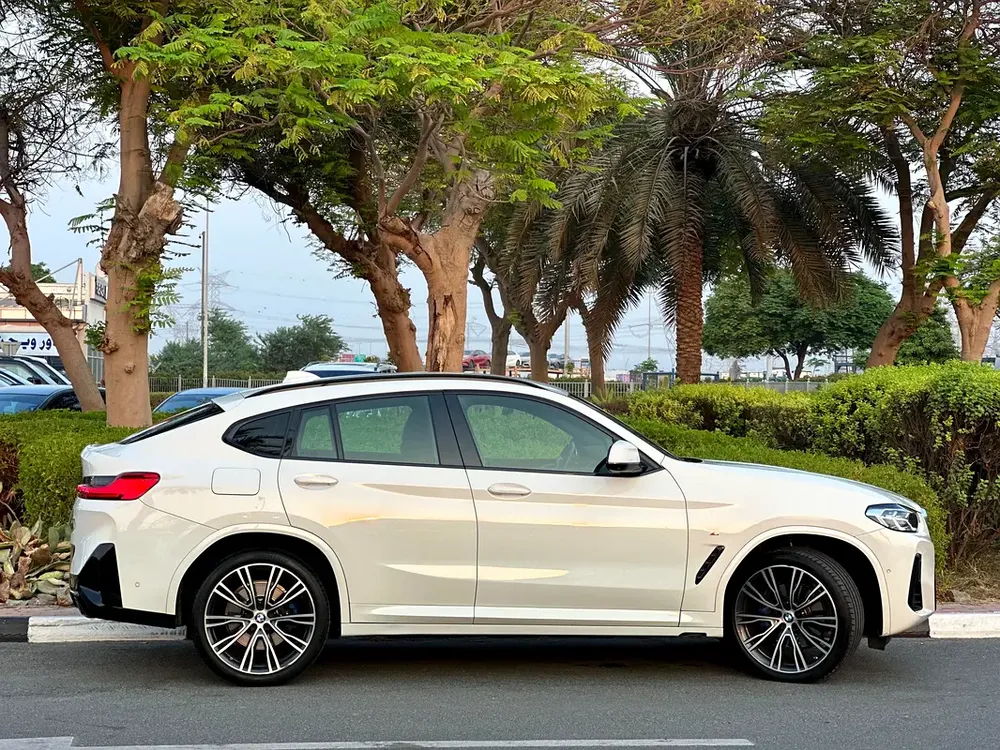 BMW X4 M-SPORT 2022 GCC UNDER WARRANTY AND CONTRACT SERVICE FULL OPTION NO ACCIDENTS - Image 5