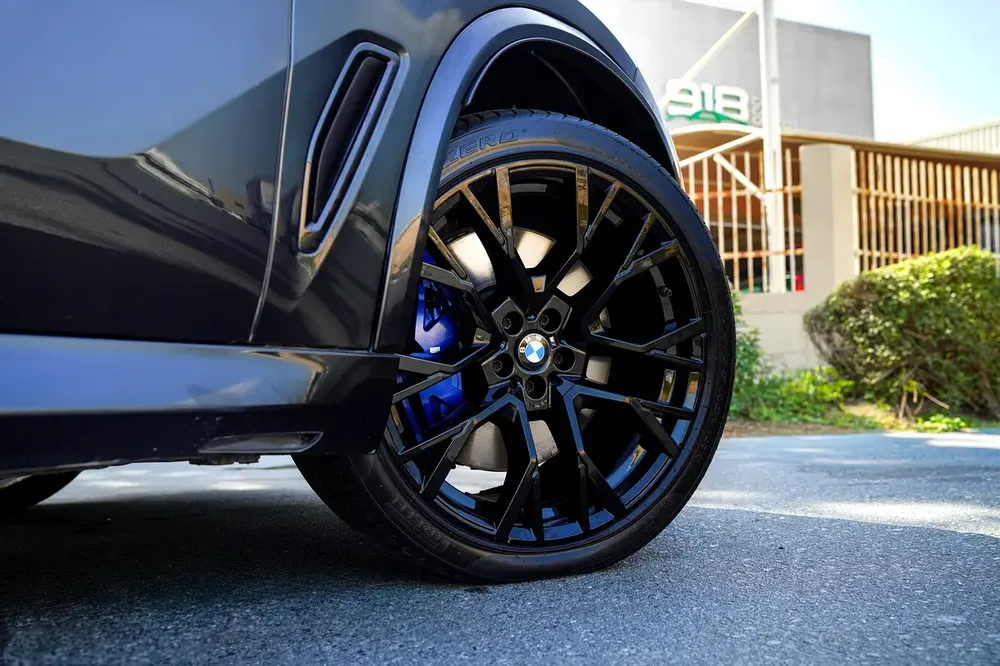BMW X5 xDrive50i V8 – GCC | M Competition Look | Fully Loaded - Image 14