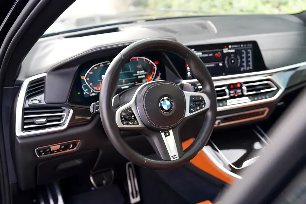 BMW X5 xDrive50i V8 – GCC | M Competition Look | Fully Loaded - Image 17