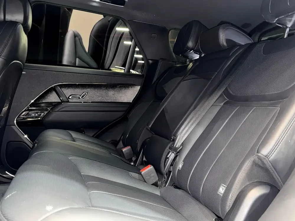 RANGE ROVER SPORT P535 | LOW MILAGE | 2025 - Image 12