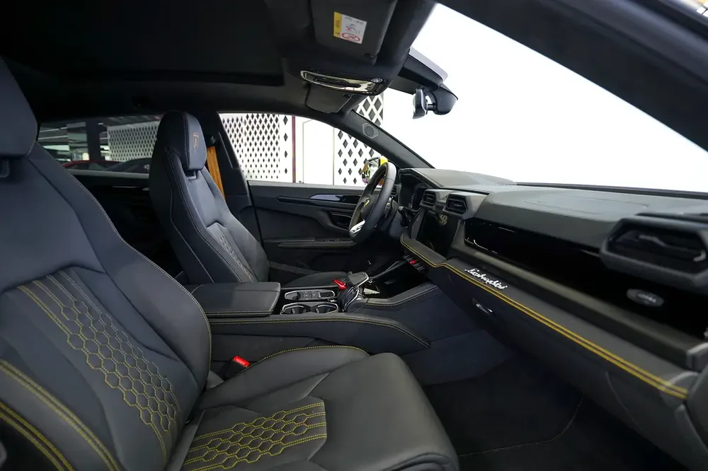 SERVICE MAY 2028 | URUS SE | PANORAMIC ROOF - Image 13