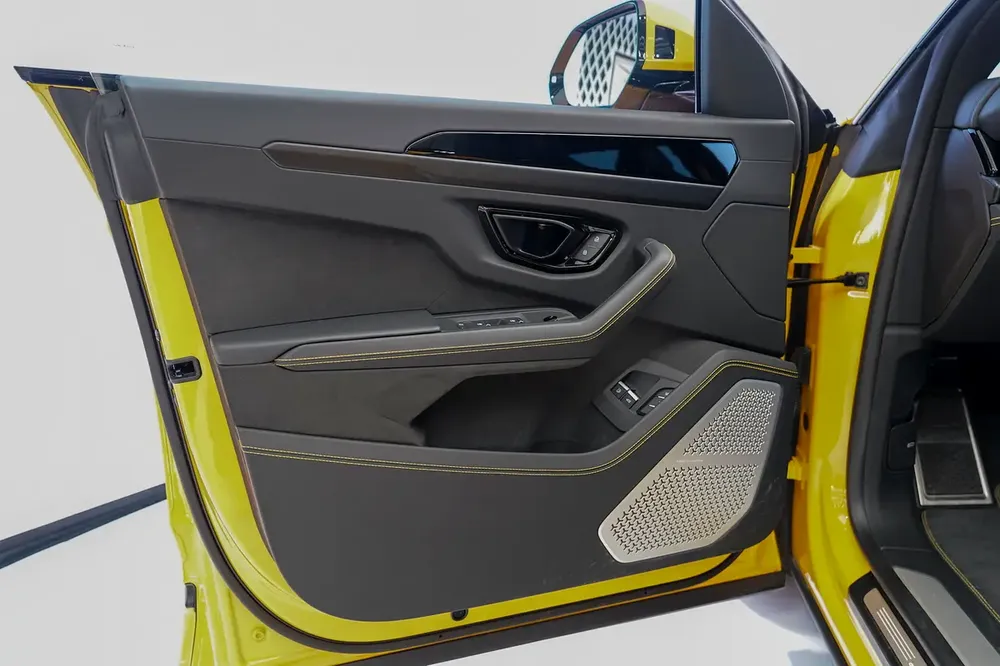 SERVICE MAY 2028 | URUS SE | PANORAMIC ROOF - Image 6