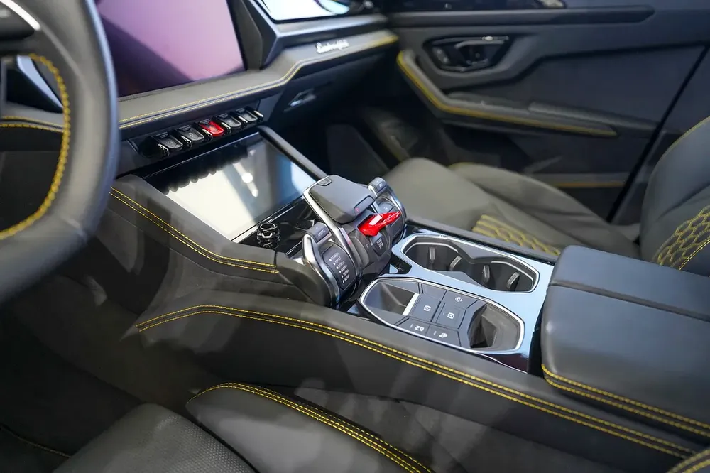 SERVICE MAY 2028 | URUS SE | PANORAMIC ROOF - Image 9