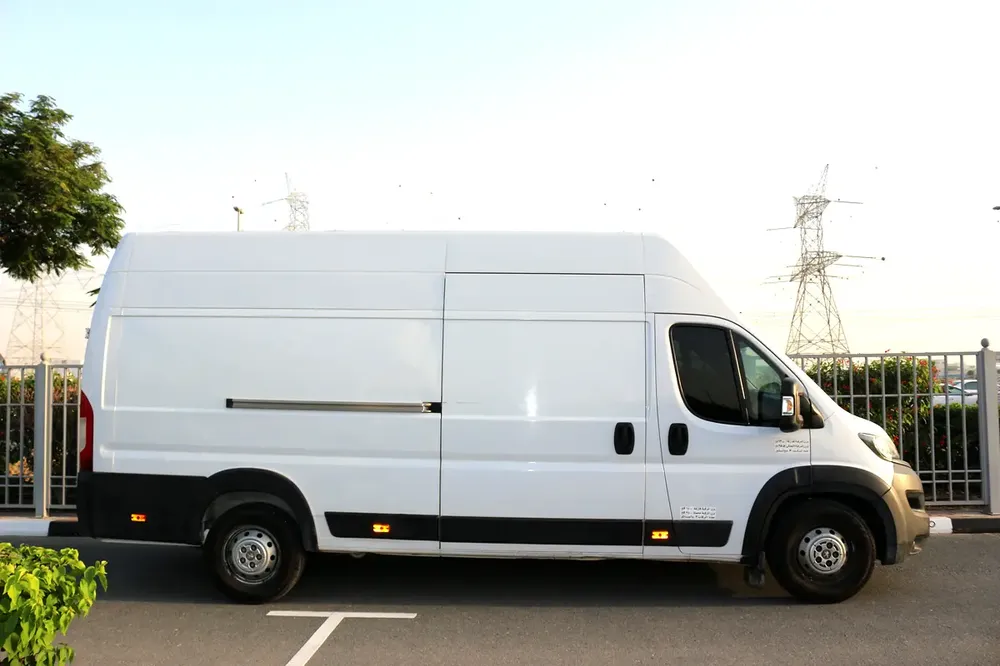 Peugeot Boxer L4H3 2022 - GCC Specs - Ready for Work! - Image 4