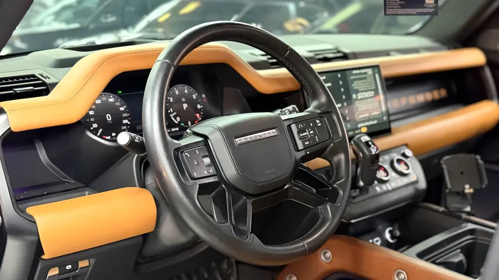 2023 Land Rover Defender 110 HSE P400 | GCC Specs | Low Mileage - Image 8