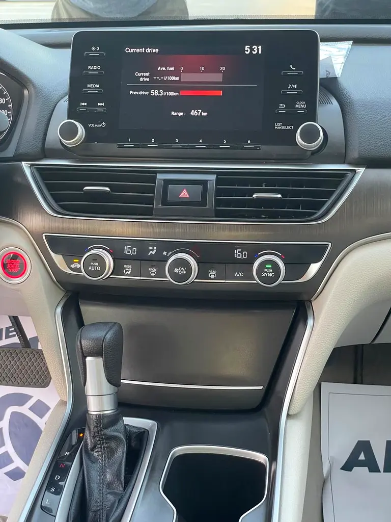 Honda Accord 2021 GCC | 1.5 Turbo | Blue Exterior | White Interior - Image 13