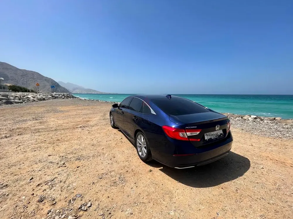 Honda Accord 2021 GCC | 1.5 Turbo | Blue Exterior | White Interior - Image 9