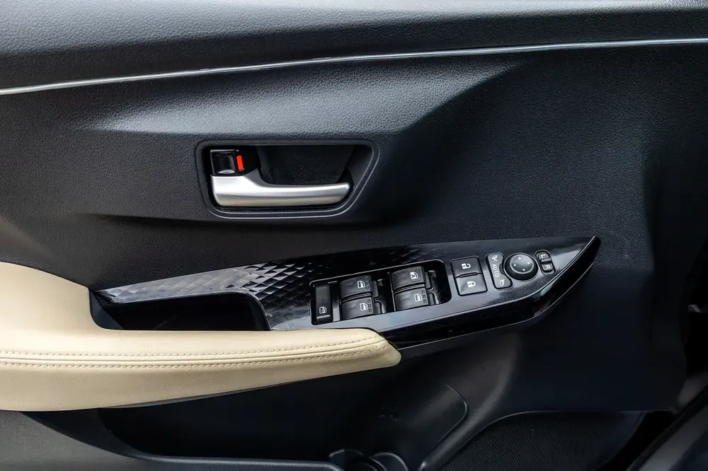Toyota Yaris 2023 GCC specs - Image 11