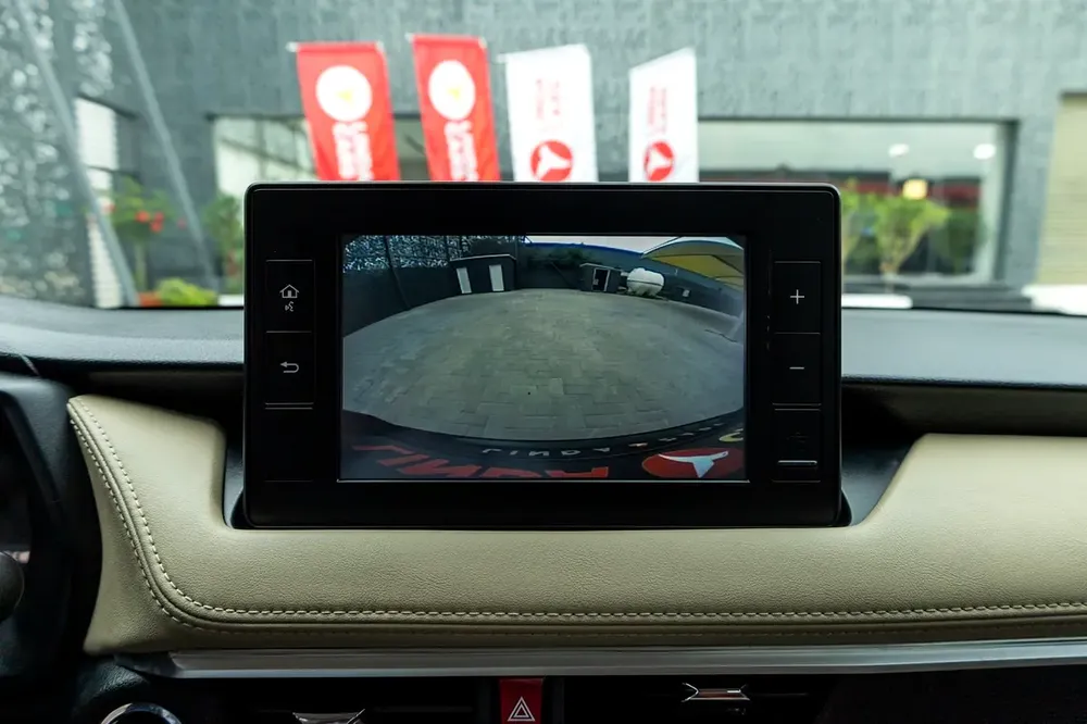 Toyota Yaris 2023 GCC specs - Image 18