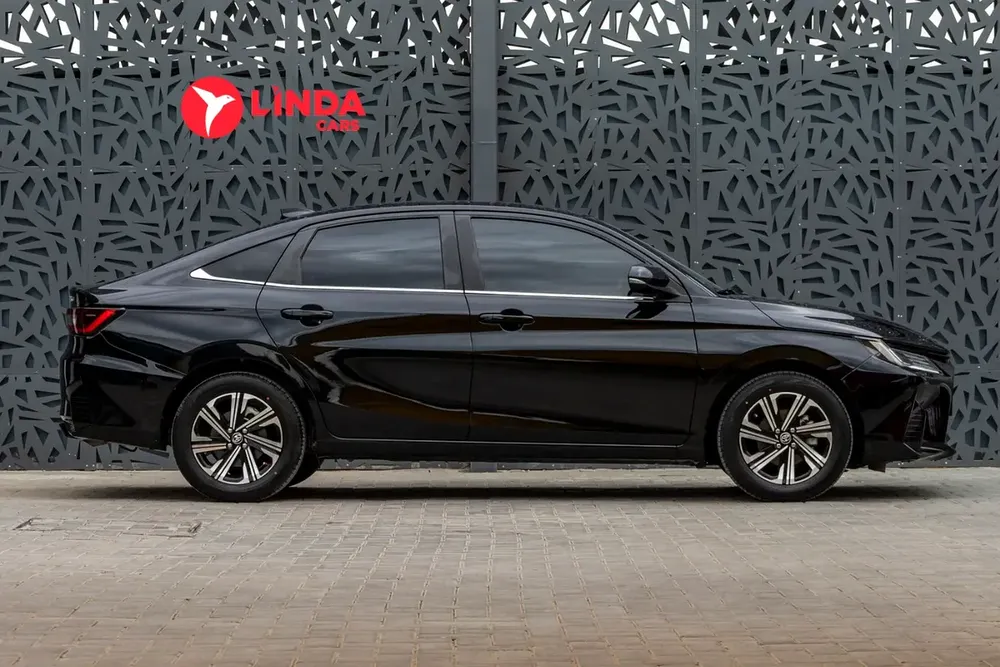 Toyota Yaris 2023 GCC specs - Image 8
