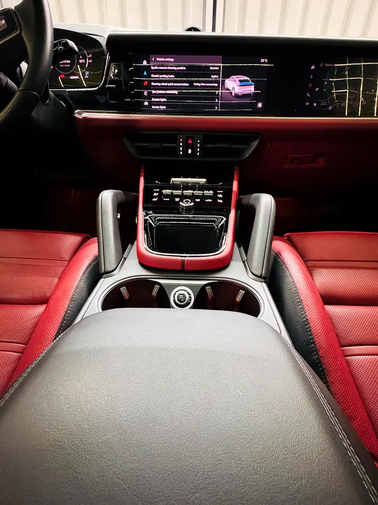 2024 Porsche Cayenne Coupe S Black Edition, With Ali and Sons Warranty till Feb 2026 - Image 10