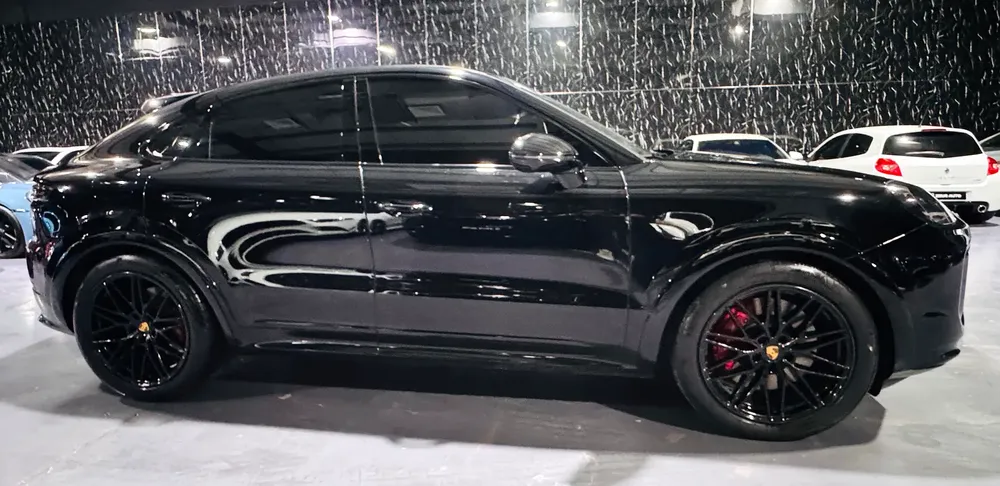 2024 Porsche Cayenne Coupe S Black Edition, With Ali and Sons Warranty till Feb 2026 - Image 7