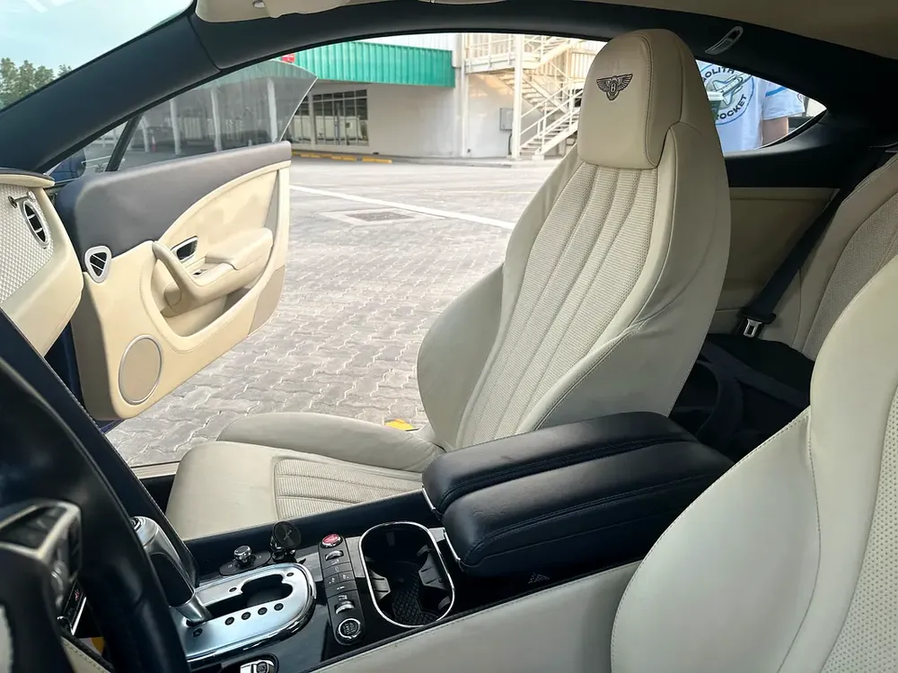 GCC Bentley Continental GT V8 | Full Option | Exclusive Interior | Warranty & Service Contract - Image 13