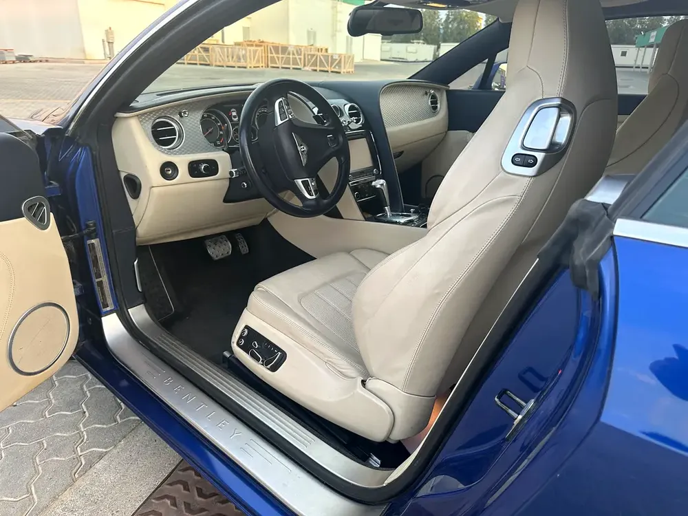 GCC Bentley Continental GT V8 | Full Option | Exclusive Interior | Warranty & Service Contract - Image 8