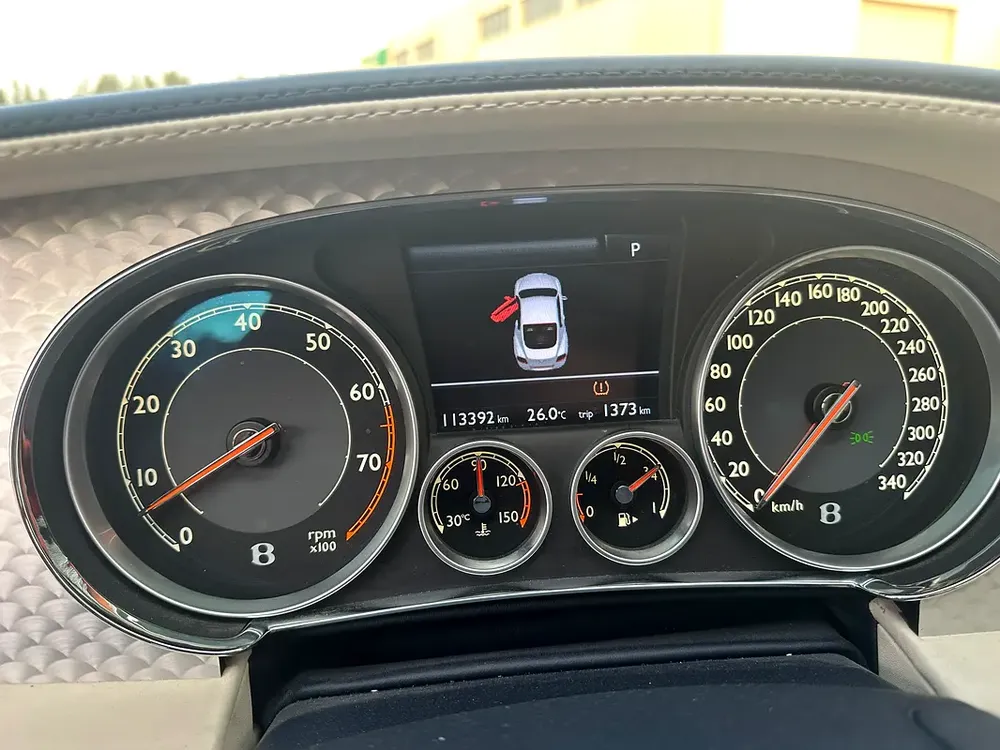 GCC Bentley Continental GT V8 | Full Option | Exclusive Interior | Warranty & Service Contract - Image 9