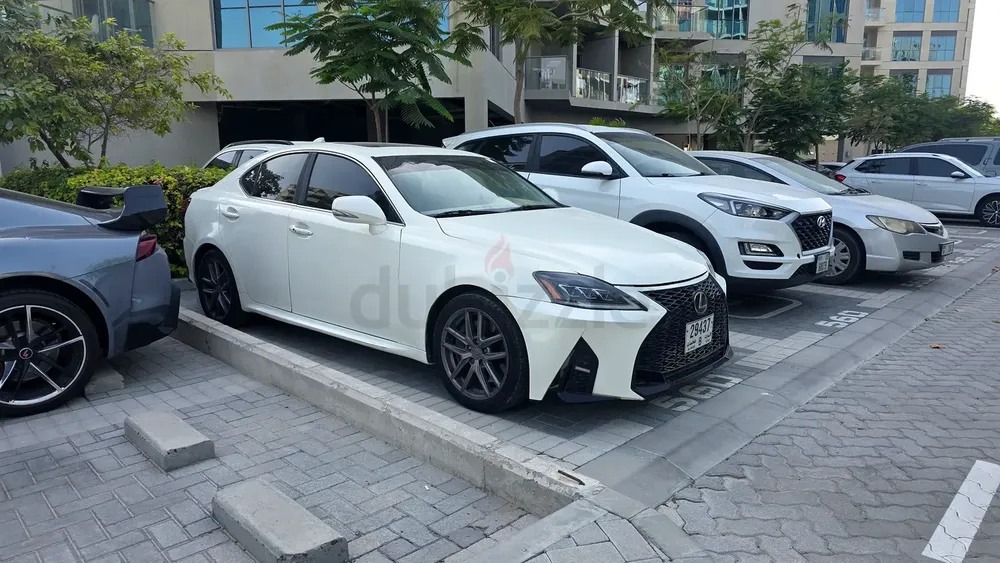 Lexus IS 300 2009 GCC Specs - Well Maintained Luxury Sedan - Image 7