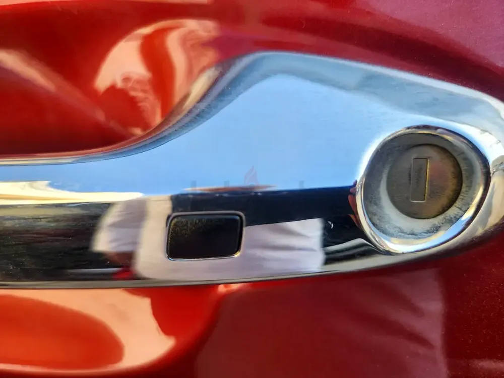 One owner, agency warranty - Image 19