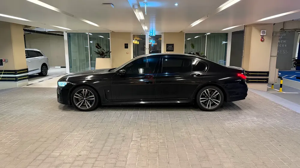BMW 7 - Image 4