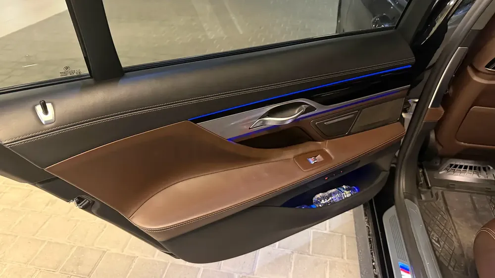 BMW 7 - Image 8