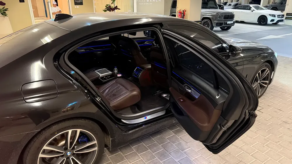 BMW 7 - Image 9